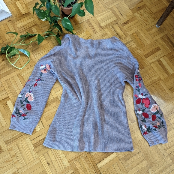 AE Bell Sleeve Embroidered Sweater - Picture 5 of 12
